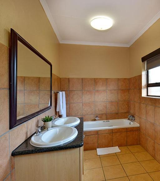 Monateng Safari Lodge Wallmannstal 外观 照片